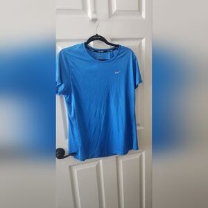 Nike Women’s Size XL Blue Dri Fit Short Sleeve Crew Neck Activewear Top